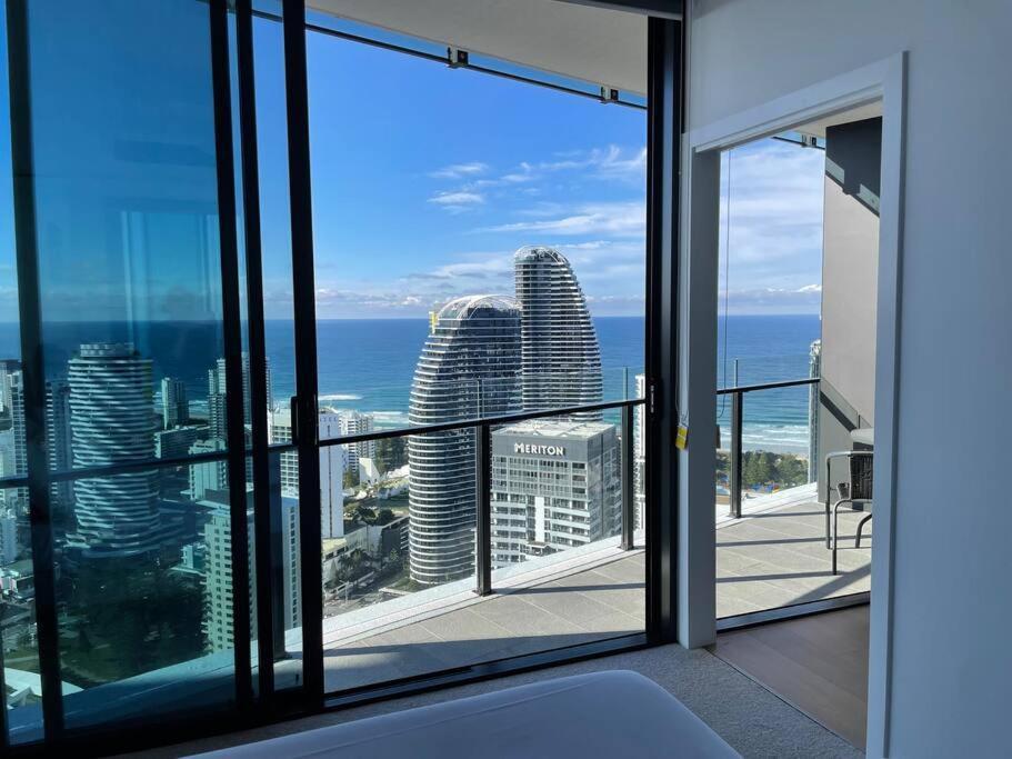 Brand New Luxury Oceanview 2beds Apt 40f * Gold Coast